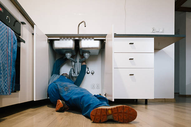 Professional Leak Detection technician working in Center Line, MI